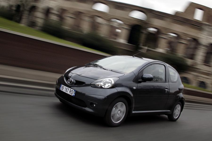  Toyota Aygo 2005 года  (фото 44 из 102)